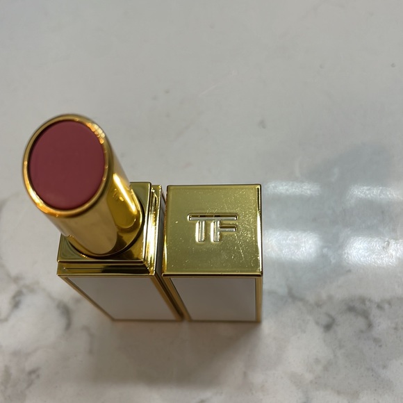 Brand new 02 delectable - Picture 2 of 3